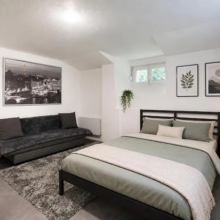 Deluxe Studio, Naturellement Frais, Parking Prive Gratuit, Centre